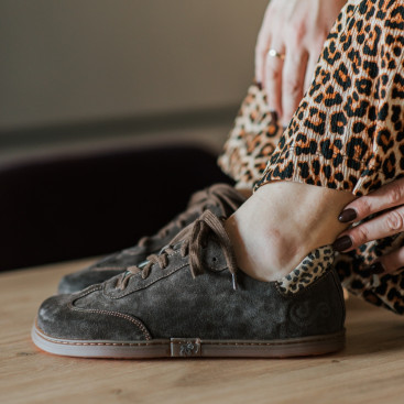 Damen Barfuß-Sneaker – Farbe braune – Komfort & natürliche Bewegung