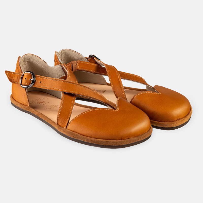 Hellbraune Barfuß‑Sandalen – Leder, breite Zehenbox | Magical Shoes - MONA