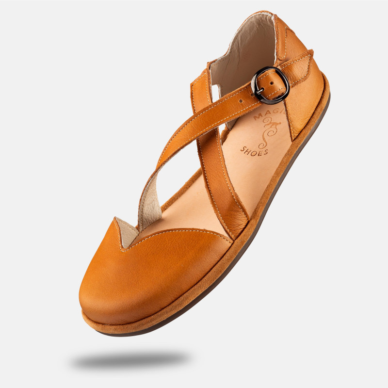 Hellbraune Barfuß‑Sandalen – Leder, breite Zehenbox | Magical Shoes - MONA
