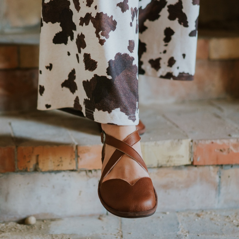 barfuss-sandalen-braun-frauen-flexible-leder-schuhe