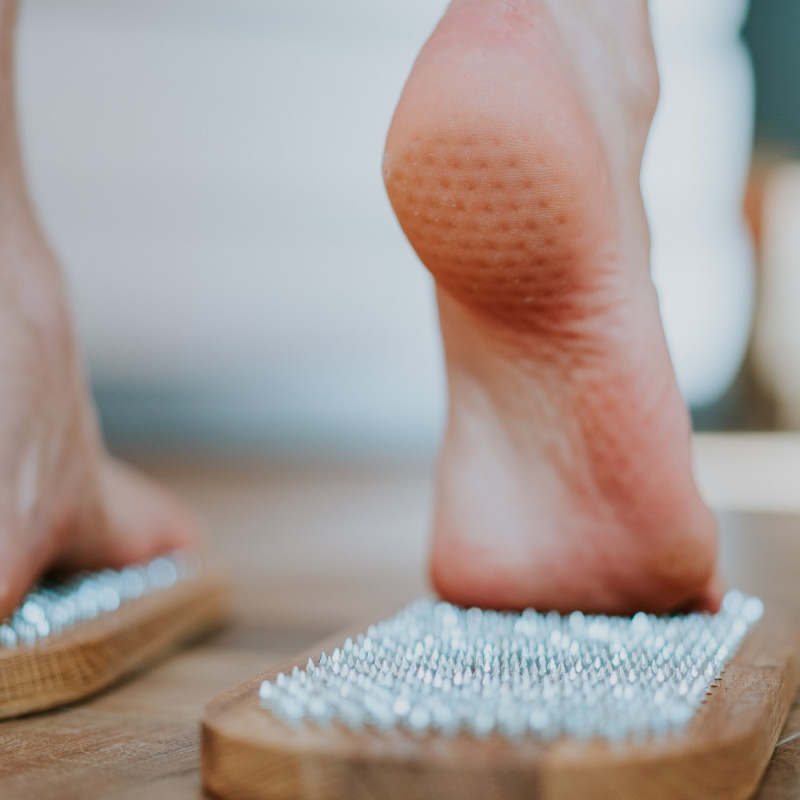 Tabla Sadhu 8 mm de roble macizo y clavos galvanizados – meditación y fuerza mental