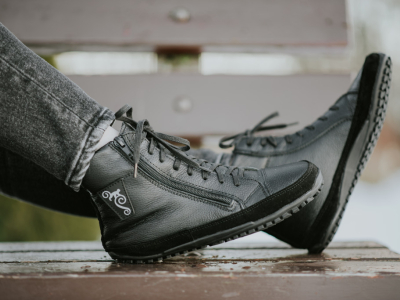 Minimalistische und saubere Barfußschuhe – pflegen Sie Ihr Schuhwerk im Herbst 