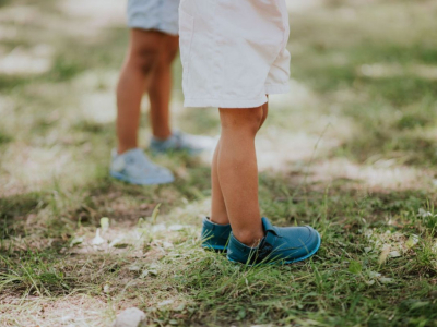 Gibt es gesunde Schuhe für Kinder? Entdecken Sie Barfußschuhe für Kinder