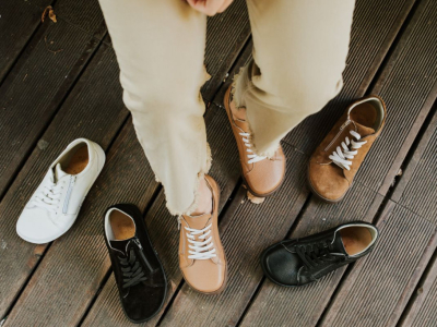Minimalistische Schuhe: Wie wählt man sie aus und kauft sie?