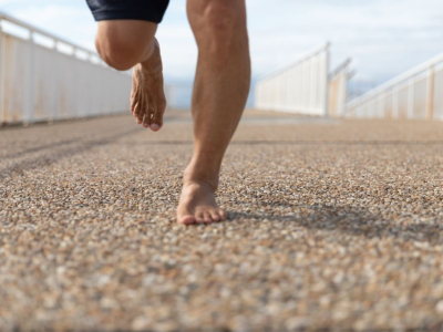 Minimalistisches Laufen: Wie beginnt man gesund und natürlich zu laufen?