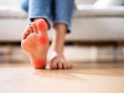 Ból stopy – co się dzieje z Twoimi stopami i jak je naprawić, zanim będą chciały